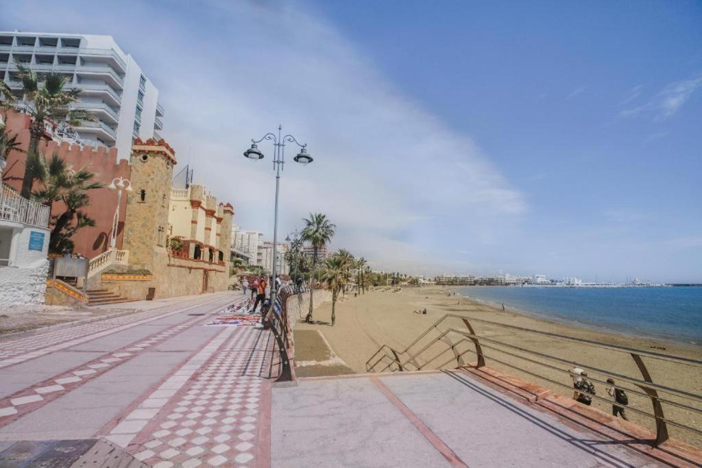 Con Vistas Al Mar Y Parking Privado Incluido Apartamento Benalmádena