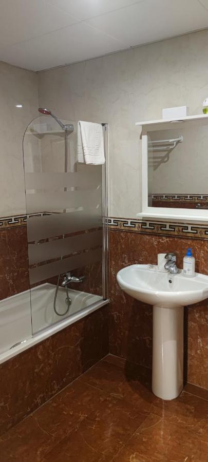 Con Vistas Al Mar Y Parking Privado Incluido Apartamento